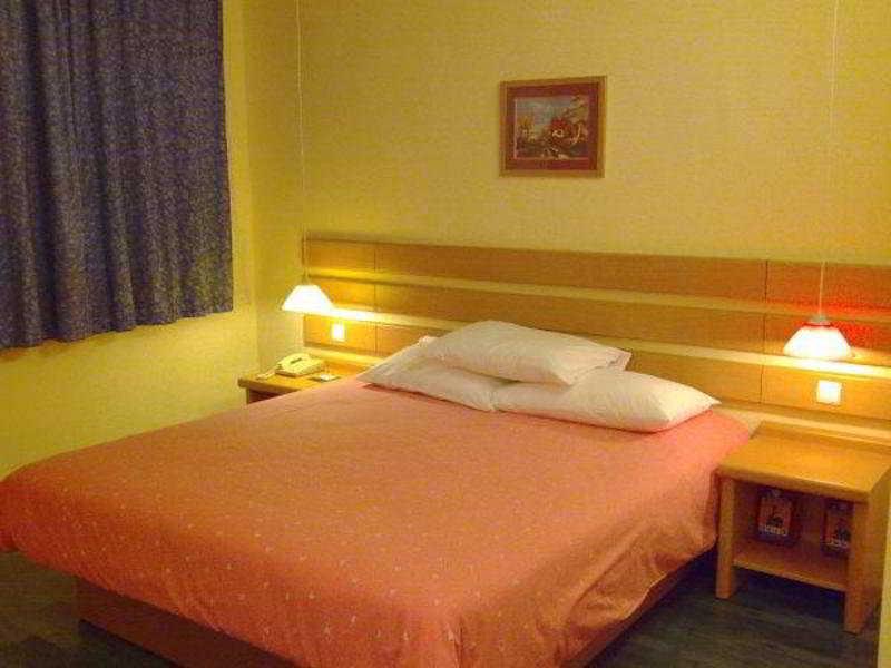 Home Inn Guangzhou Guangdong University Of Foreign Studies Baiyun Avenue Экстерьер фото