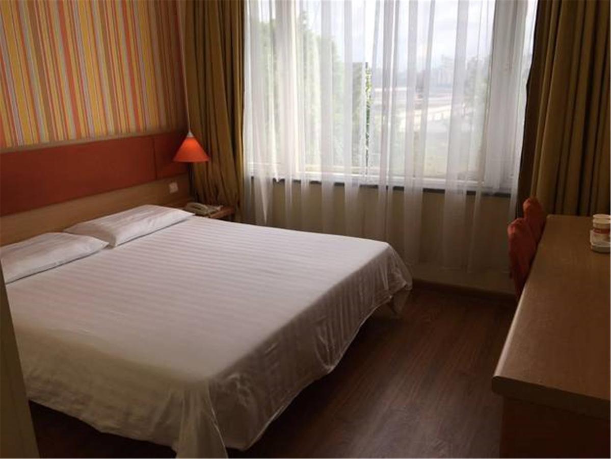 Home Inn Guangzhou Guangdong University Of Foreign Studies Baiyun Avenue Экстерьер фото
